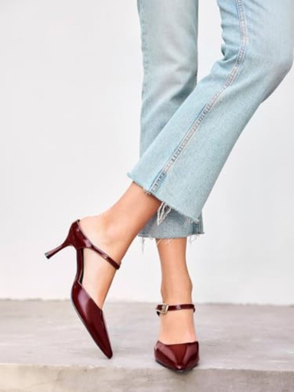 Coutgo Womens High Heels Mules Closed Pointed Toe Kitten Heel Pumps Ankle Buckle